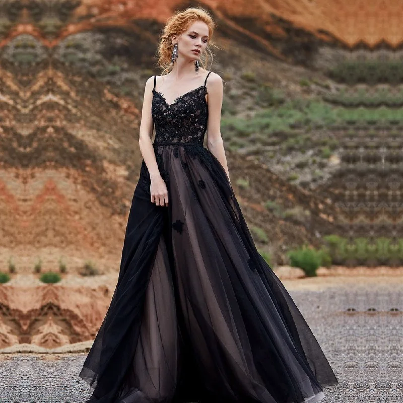 Amazing Black With V Neck Wedding Dresses Spaghetti Straps Lace Appliques Sleeveless Bridal Gowns
Amazing Black With V Neck Wedding Dresses Spaghetti Straps Lace Appliques Sleeveless Bridal Gowns