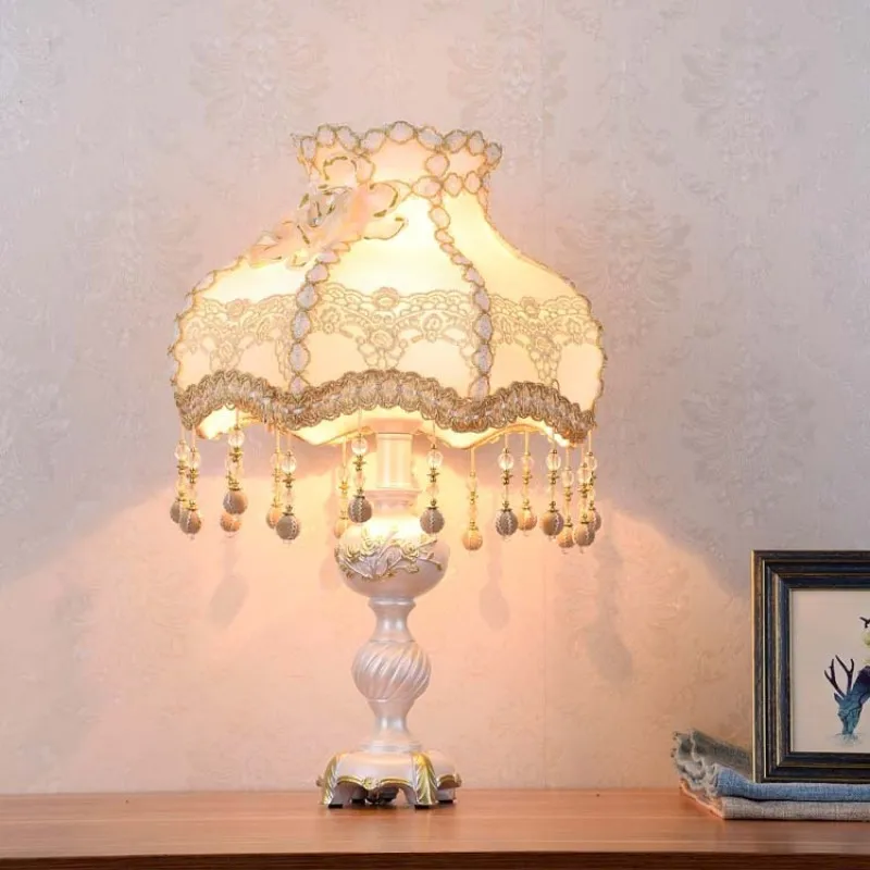 Mini European-style table lamp bedroom lamp princess garden wedding wedding bedside wedding room decoration table lamp
Mini European-style table lamp bedroom lamp princess garden wedding wedding bedside wedding room decoration table lamp
