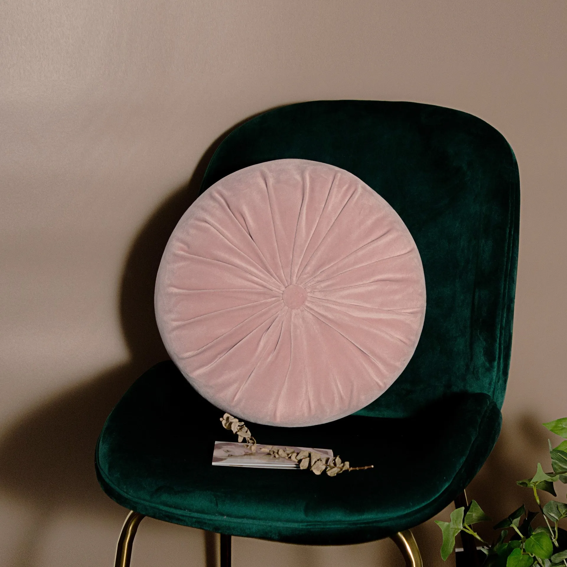 Luxury Dutch Velvet Pleated Handmade Seat Cushion Nordic Baroque Round Cushion Sofa Throw Pillow for Chair Sofa Home
Luxury Dutch Velvet Pleated Handmade Seat Cushion Nordic Baroque Round Cushion Sofa Throw Pillow for Chair Sofa Home