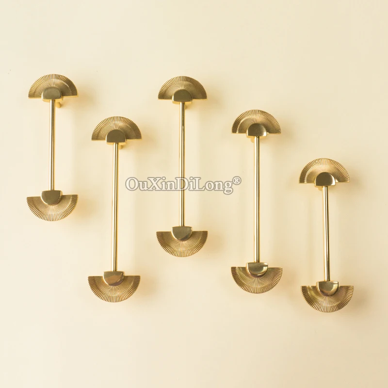 Новые 2 шт. ручки-кнопки из цельной латуни в европейском стиле для мебели, ящиков, шкафов, гардеробов, кухонных шкафов, обувниц, тумб под ТВ и винные шкафы
Новые 2 шт. ручки-кнопки из цельной латуни в европейском стиле для мебели, ящиков, шкафов, гардеробов, кухонных шкафов, обувниц, тумб под ТВ и винные шкафы