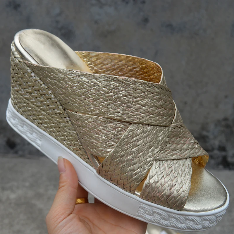Summer Gold Cross Braided Leather Platform Slipper 8 cm High Wedge Heels Female Peep toe Leisure Slip on Slide
Summer Gold Cross Braided Leather Platform Slipper 8 cm High Wedge Heels Female Peep toe Leisure Slip on Slide