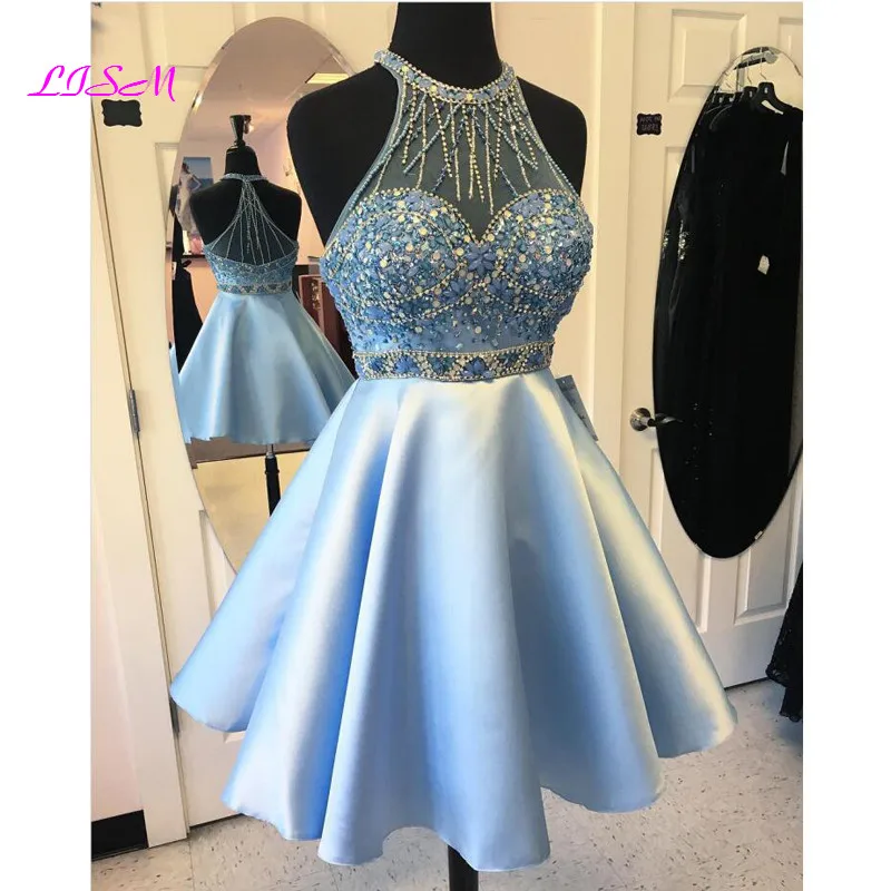 Light Blue Jewel Neck Homecoming Dress Beaded Cocktail Dresses with Sheer Back Satin Short Prom Gowns
Light Blue Jewel Neck Homecoming Dress Beaded Cocktail Dresses with Sheer Back Satin Short Prom Gowns