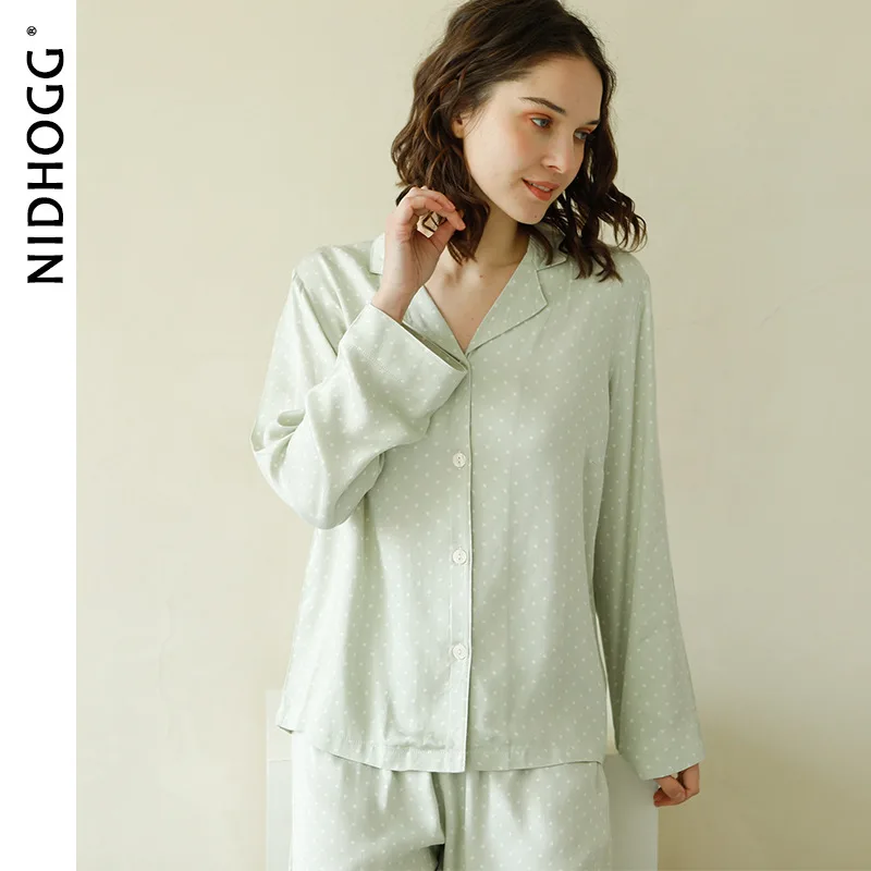2020 Spring Solid Color Polka Dot 3-Color Satin Printing Pajamas Women Long Sleeve Trousers Two Piece Pajamas Suit Home Clothes
2020 Spring Solid Color Polka Dot 3-Color Satin Printing Pajamas Women Long Sleeve Trousers Two Piece Pajamas Suit Home Clothes