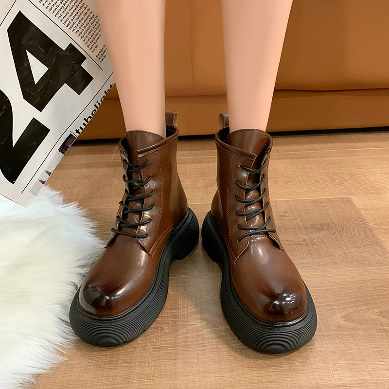 Fashion 2022 New Women's Boots Autumn and Winter New Women's Round Toe Thick-soled Shoes Ladies Ankle Short Boots Women
Fashion 2022 New Women's Boots Autumn and Winter New Women's Round Toe Thick-soled Shoes Ladies Ankle Short Boots Women