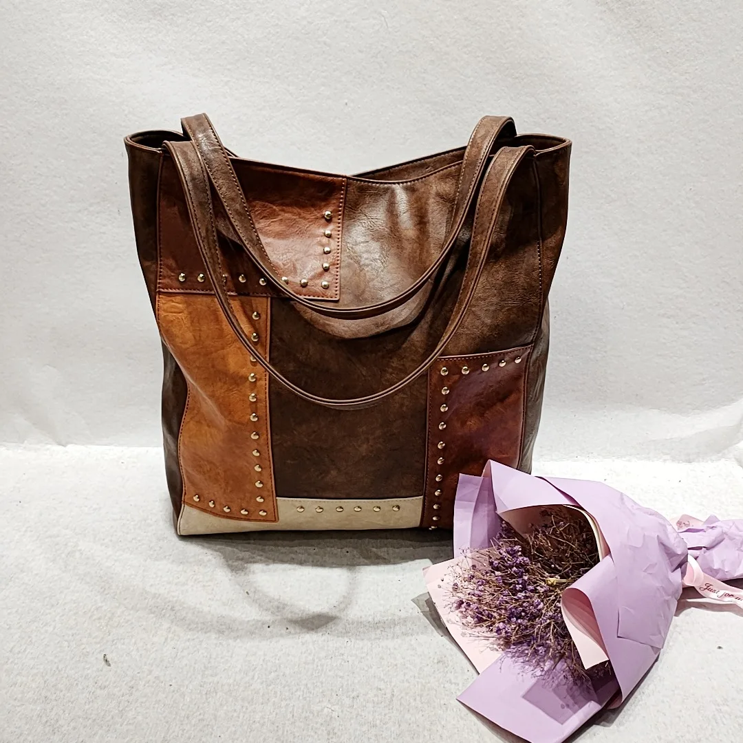 Vintage Rivet Large Buckets Bag Designer Women Shoulder Bags Luxury Pu Leather Lady Handbags Patchwork Big Tote Retro Purse 2021
Vintage Rivet Large Buckets Bag Designer Women Shoulder Bags Luxury Pu Leather Lady Handbags Patchwork Big Tote Retro Purse 2021