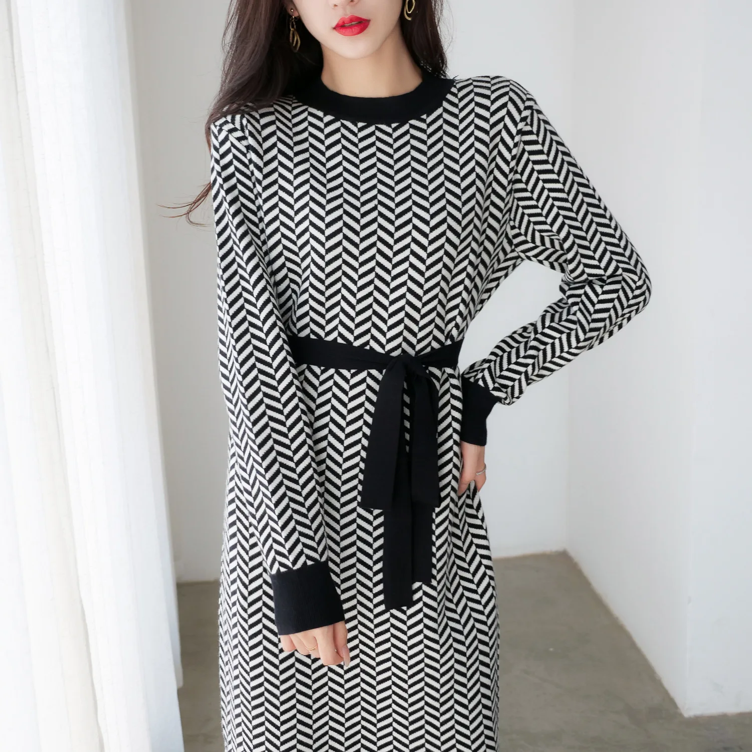 2021 fall and winter new women’s fashion lace-up sweater sweater dress with loose foundation dress
2021 fall and winter new women’s fashion lace-up sweater sweater dress with loose foundation dress