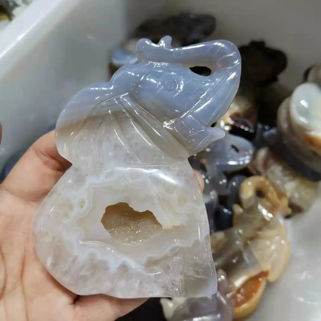Натуральный агат Geode резные фигурки слонов драгоценный камень ремесел слон декоративная статуэтка
Натуральный агат Geode резные фигурки слонов драгоценный камень ремесел слон декоративная статуэтка
