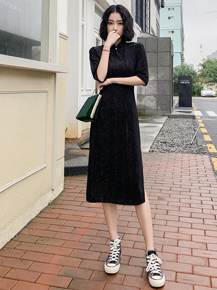 Oriental Dress Black Strip Velvet Cheongsams Dresses Middle Sleeve Festival Outfit Cheongsam Dress Chinese Dress Woman Costume
Oriental Dress Black Strip Velvet Cheongsams Dresses Middle Sleeve Festival Outfit Cheongsam Dress Chinese Dress Woman Costume