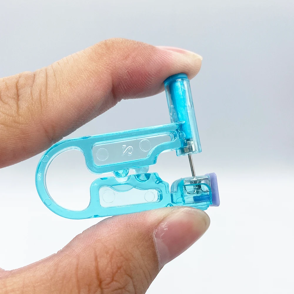 New Disposable Safe No Pain Ear Piercing Kit Sterile Ear Hole Piercing Gun Tool With Ear Stud Asepsis Pierce Body Piercing TSLM1
New Disposable Safe No Pain Ear Piercing Kit Sterile Ear Hole Piercing Gun Tool With Ear Stud Asepsis Pierce Body Piercing TSLM1