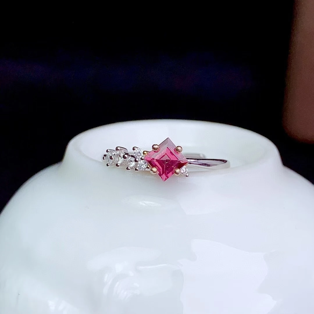 CoLife Jewelry Dazzling 925 Silver Garnet Ring for Office Woman 4mm Natural Garnet Silver Ring Fashion Gemstone Ring
CoLife Jewelry Dazzling 925 Silver Garnet Ring for Office Woman 4mm Natural Garnet Silver Ring Fashion Gemstone Ring