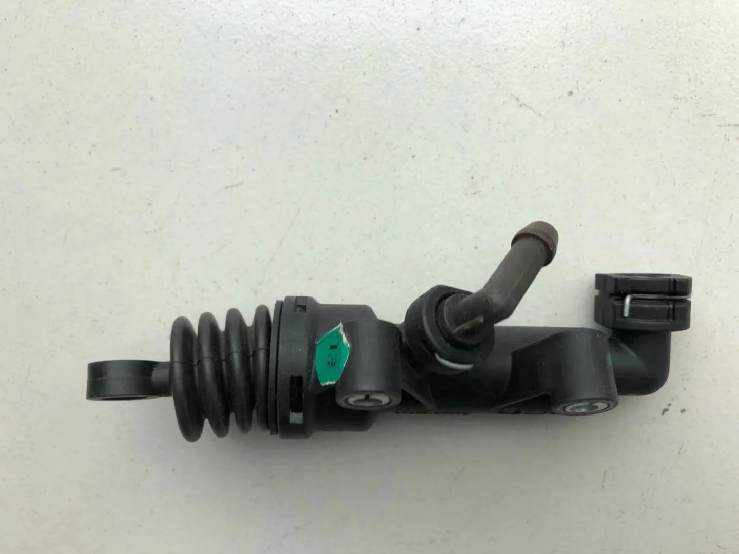 2models Clutch master cylinder and circuit assembly kit clutch pump for Chinese SAIC ROEWE 550 MG6 Auto car motor parts 10025498
2models Clutch master cylinder and circuit assembly kit clutch pump for Chinese SAIC ROEWE 550 MG6 Auto car motor parts 10025498