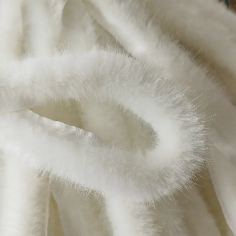 2/4/6/8 M White Christmas Faux Fur Ribbon Trim Faux Craft 3.5CM Width Fur Fake Furry Strips Ribbon DIY Sewing Crafts
2/4/6/8 M White Christmas Faux Fur Ribbon Trim Faux Craft 3.5CM Width Fur Fake Furry Strips Ribbon DIY Sewing Crafts