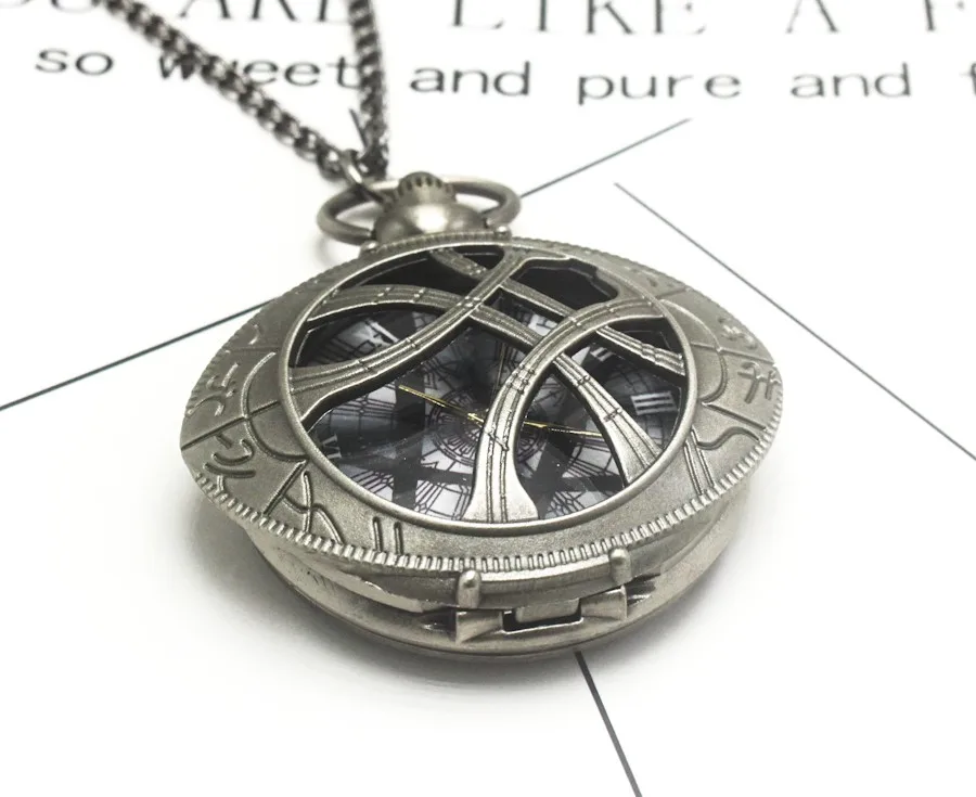 New Classic Eye Shape Hunter Quartz Pocket Watch Dragon Eyes Wolf Necklace Chain Pendant Gifts for Mens Womens watch
New Classic Eye Shape Hunter Quartz Pocket Watch Dragon Eyes Wolf Necklace Chain Pendant Gifts for Mens Womens watch