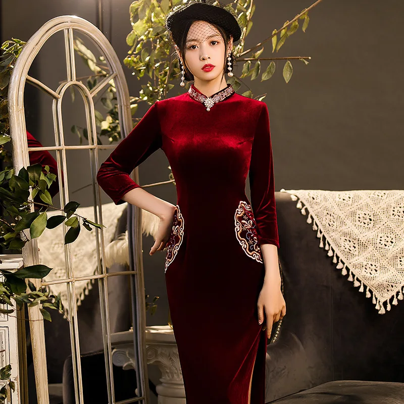 Velvet Women Qipao Chinese Traditional Slim Long Fork Vintage Button Elegant Evening Dress Ladies Cheongsam 4XL
Velvet Women Qipao Chinese Traditional Slim Long Fork Vintage Button Elegant Evening Dress Ladies Cheongsam 4XL