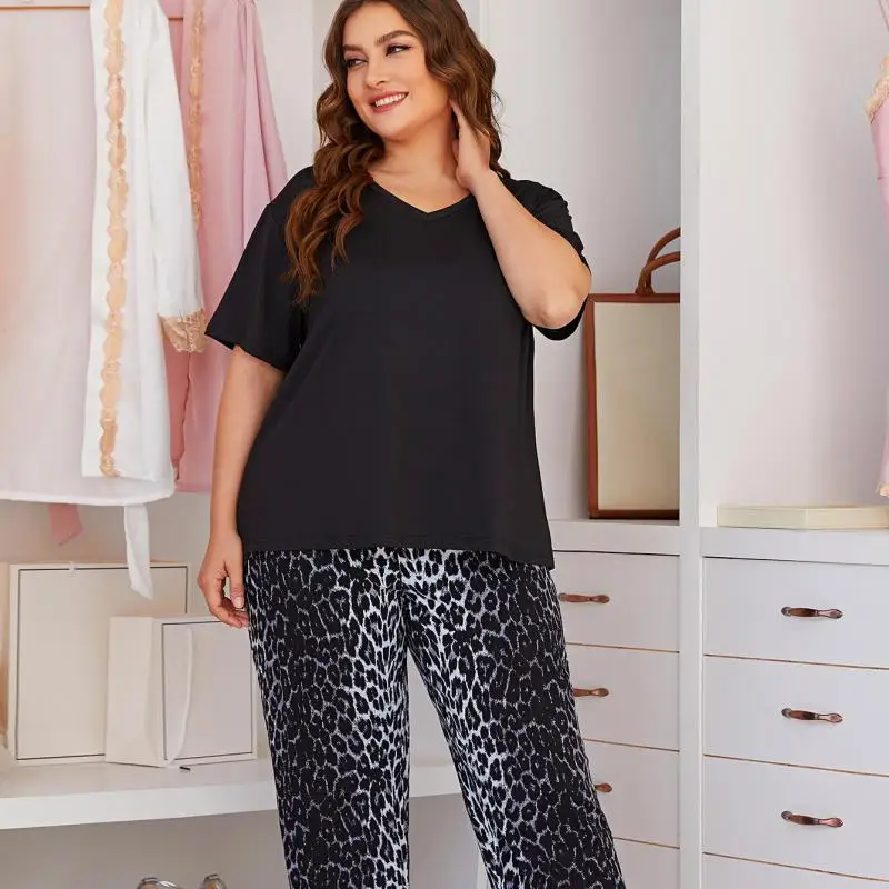 Lady Cotton 2PCS Pajamas Suit Short Sleeve Nightwear Sexy V-Neck Big Size Sleep Set Intimate Lingerie Summer New Casual Pyjamas
Lady Cotton 2PCS Pajamas Suit Short Sleeve Nightwear Sexy V-Neck Big Size Sleep Set Intimate Lingerie Summer New Casual Pyjamas