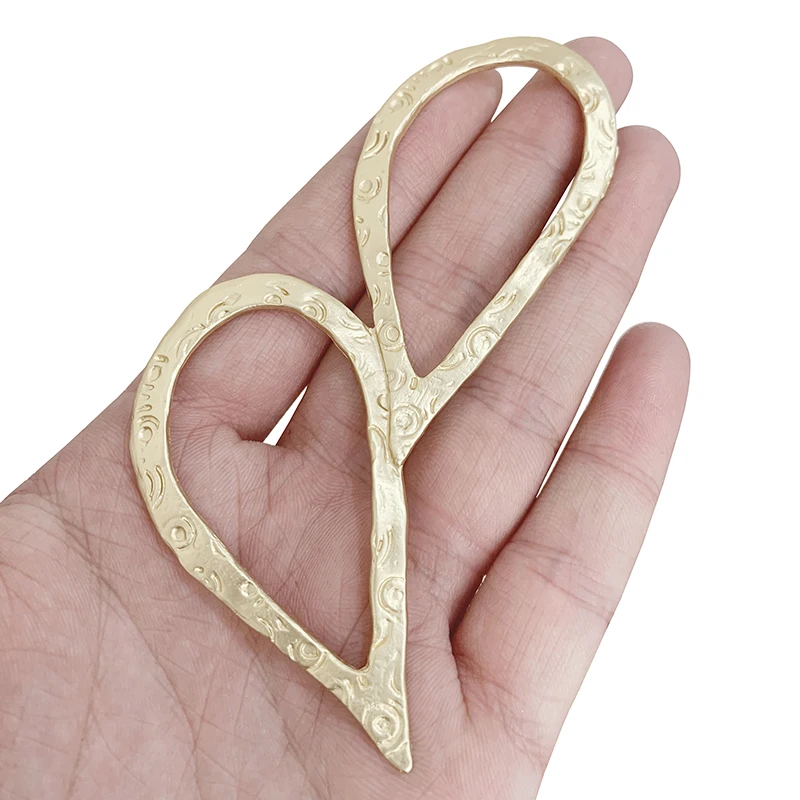 1 x Matt Gold Color Large Hollow Open Irregular Heart Charms Pendants for DIY Necklace Jewelry Making Findings Accessories
1 x Matt Gold Color Large Hollow Open Irregular Heart Charms Pendants for DIY Necklace Jewelry Making Findings Accessories