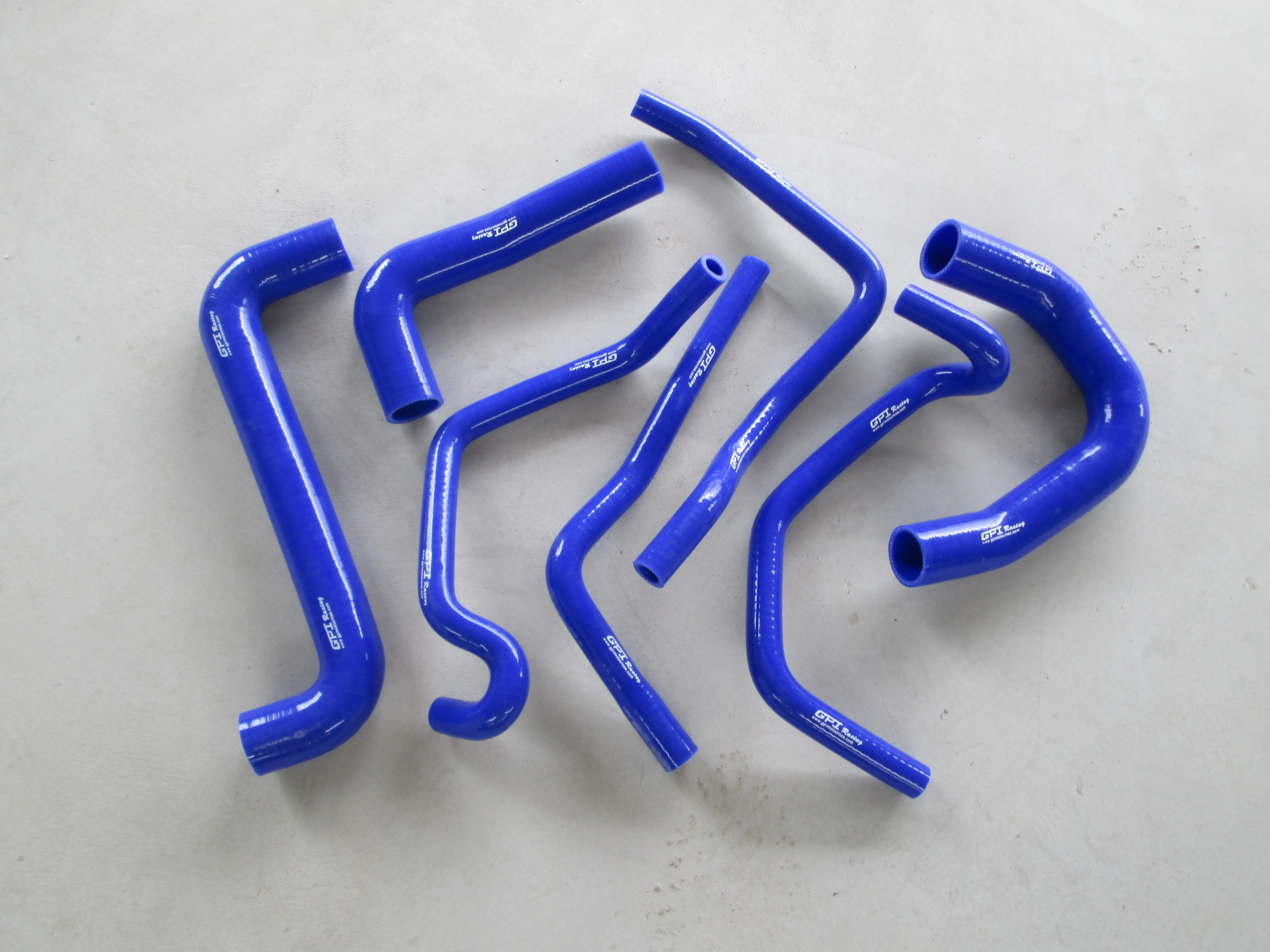 Silicone Heater Hose For Holden Commodore VY V8 5.7L LS1 2002 2003 2004
Silicone Heater Hose For Holden Commodore VY V8 5.7L LS1 2002 2003 2004