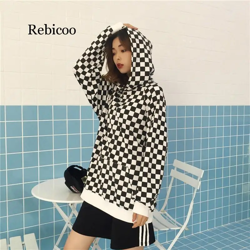 Rebicoo Fashion Black White Plaid Loose Long Sleeve Hooded Sweatshirts Women Checkerboard Hoodies Spring Autumn Streetwear
Rebicoo Fashion Black White Plaid Loose Long Sleeve Hooded Sweatshirts Women Checkerboard Hoodies Spring Autumn Streetwear
