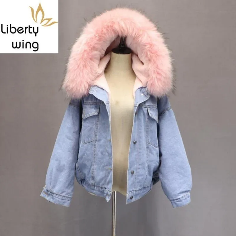 New Autumn Winter Thick Warm Denim Female Faux Big Fur Collar Fleece Hooded Jean Jacket Women BF Style Loose Fit Overcoat
New Autumn Winter Thick Warm Denim Female Faux Big Fur Collar Fleece Hooded Jean Jacket Women BF Style Loose Fit Overcoat