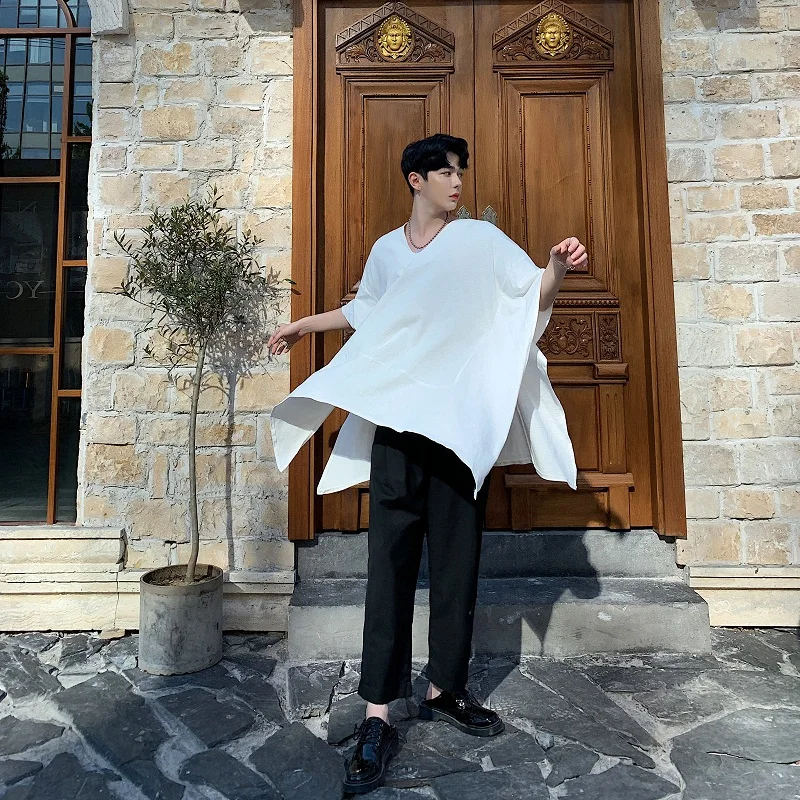 Men's T shirt Spring/Summer short sleeved oversized loose T shirt Men's irregular cape jumper stage costume large size
Men's T shirt Spring/Summer short sleeved oversized loose T shirt Men's irregular cape jumper stage costume large size