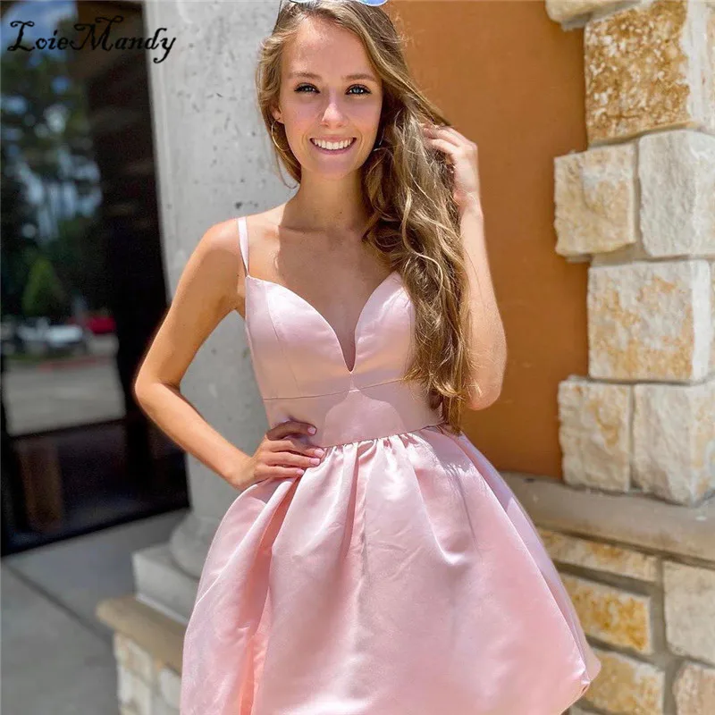 Lovely Pink Satin Short Cocktail Dresses 2022 Sexy V-neck Backless Graduation Prom Party Gowns With Bowknot Vestidos de fiesta
Lovely Pink Satin Short Cocktail Dresses 2022 Sexy V-neck Backless Graduation Prom Party Gowns With Bowknot Vestidos de fiesta