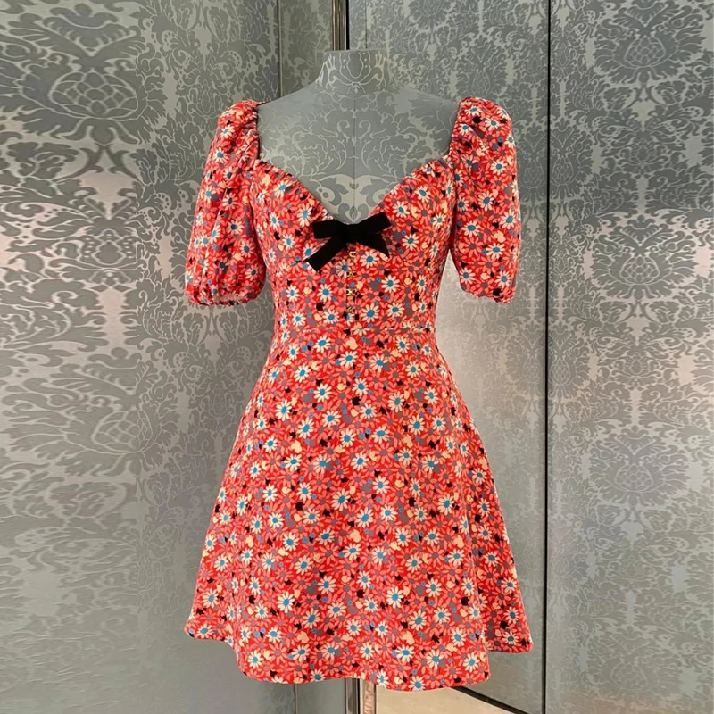 Puff sleeve floral dress women French style 2022 summer new French retro V-neck bow short-sleeved a-line dress
Puff sleeve floral dress women French style 2022 summer new French retro V-neck bow short-sleeved a-line dress