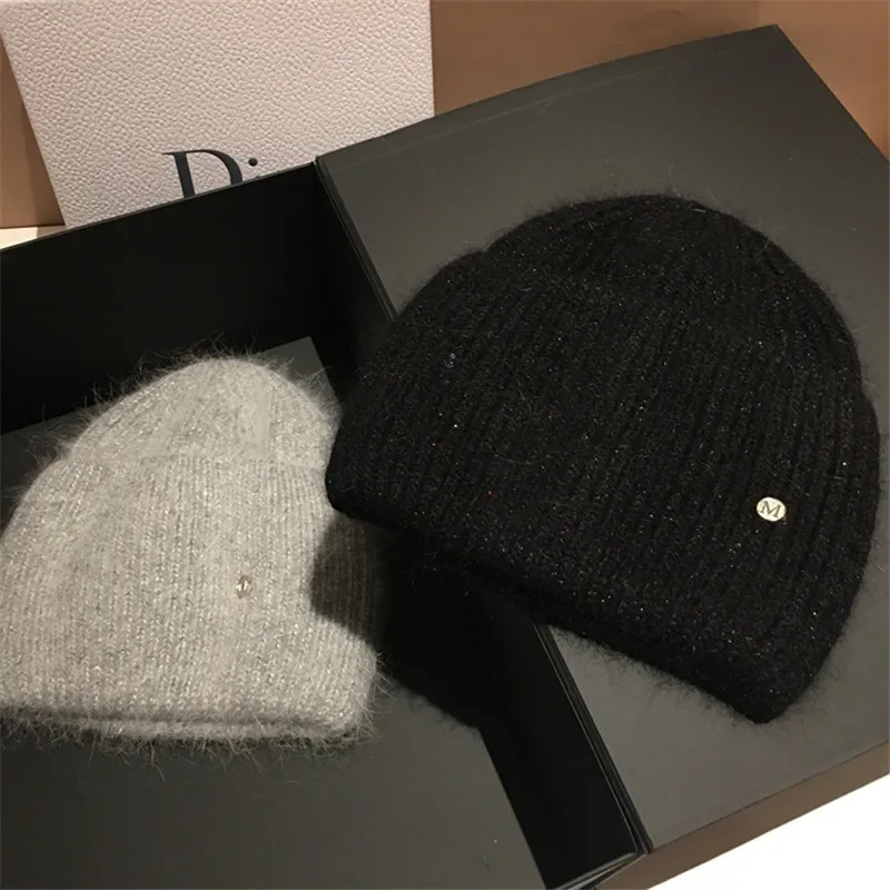 Thick warm beanie hat New Adult Women m letter knit hats Ins Fashion Soft Comfortable Rabbit fur Skullies Gorras
Thick warm beanie hat New Adult Women m letter knit hats Ins Fashion Soft Comfortable Rabbit fur Skullies Gorras
