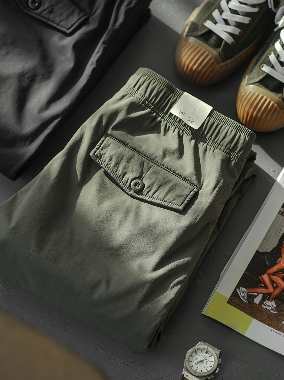 Autumn and Winter Thickened Ankle-tied Casual Loose Warm Pants with Velvet Men's Drawstring Simple Solid Color Sports Trousers
Autumn and Winter Thickened Ankle-tied Casual Loose Warm Pants with Velvet Men's Drawstring Simple Solid Color Sports Trousers