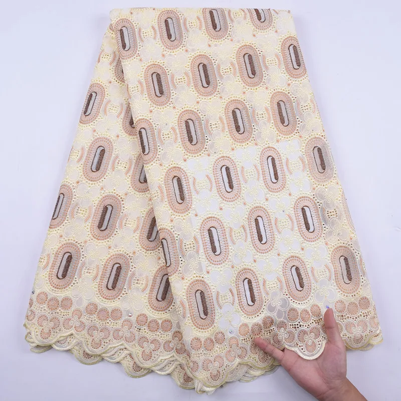 New Arrival Beige African 100% Cotton Lace Fabric 2020 High Quality Stone Embroidery Swiss Voile Lace In Switzerland For Wedding
New Arrival Beige African 100% Cotton Lace Fabric 2020 High Quality Stone Embroidery Swiss Voile Lace In Switzerland For Wedding