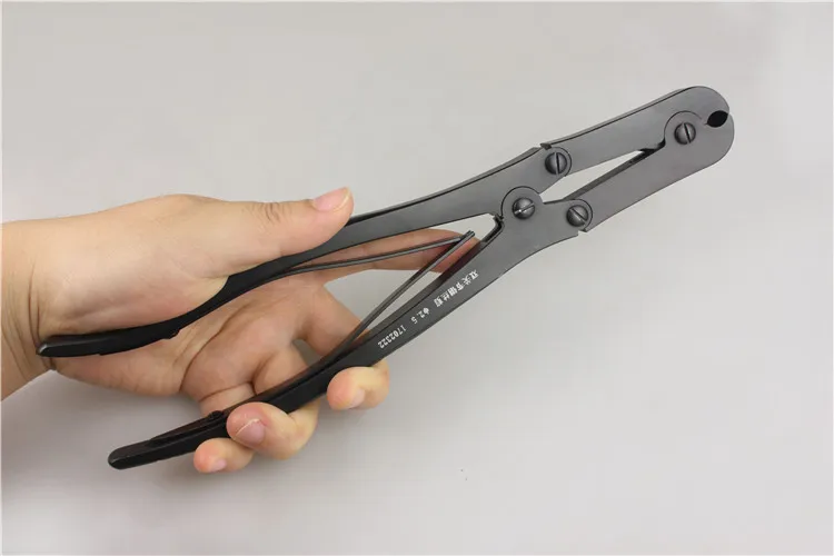 Orthopedic instrument medical Kirschner wire bone plate screw round head top cutter steel needle nail scissor black foecep
Orthopedic instrument medical Kirschner wire bone plate screw round head top cutter steel needle nail scissor black foecep