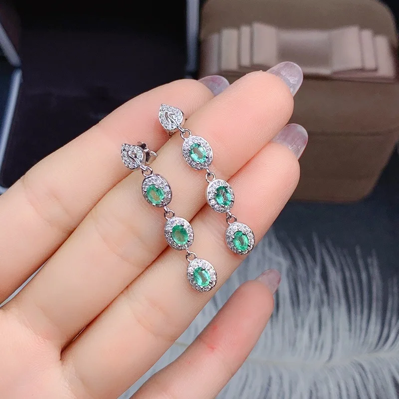 The New Natural Emerald Earrings, 925 Silver Inlaid Natural Emerald Women's Earrings, High-end Luxury Atmosphere
The New Natural Emerald Earrings, 925 Silver Inlaid Natural Emerald Women's Earrings, High-end Luxury Atmosphere