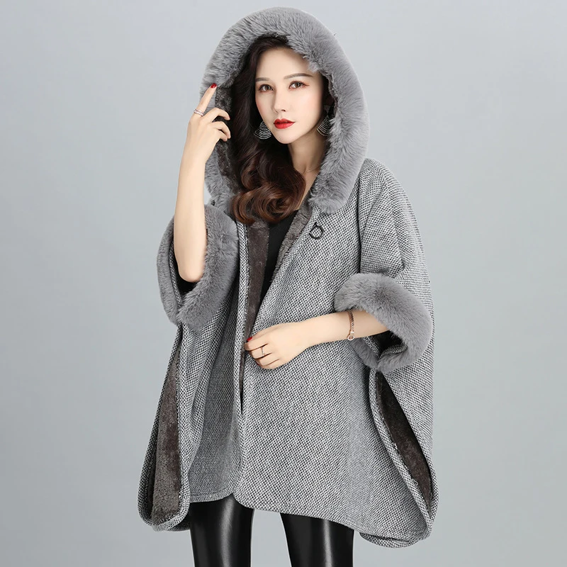 Women Faux Fur Collar Cape New Fashion Poncho Autumn Winter Oversize Big Cloak Warm Hooded Coats Outerwear Female Fur Capes
Women Faux Fur Collar Cape New Fashion Poncho Autumn Winter Oversize Big Cloak Warm Hooded Coats Outerwear Female Fur Capes