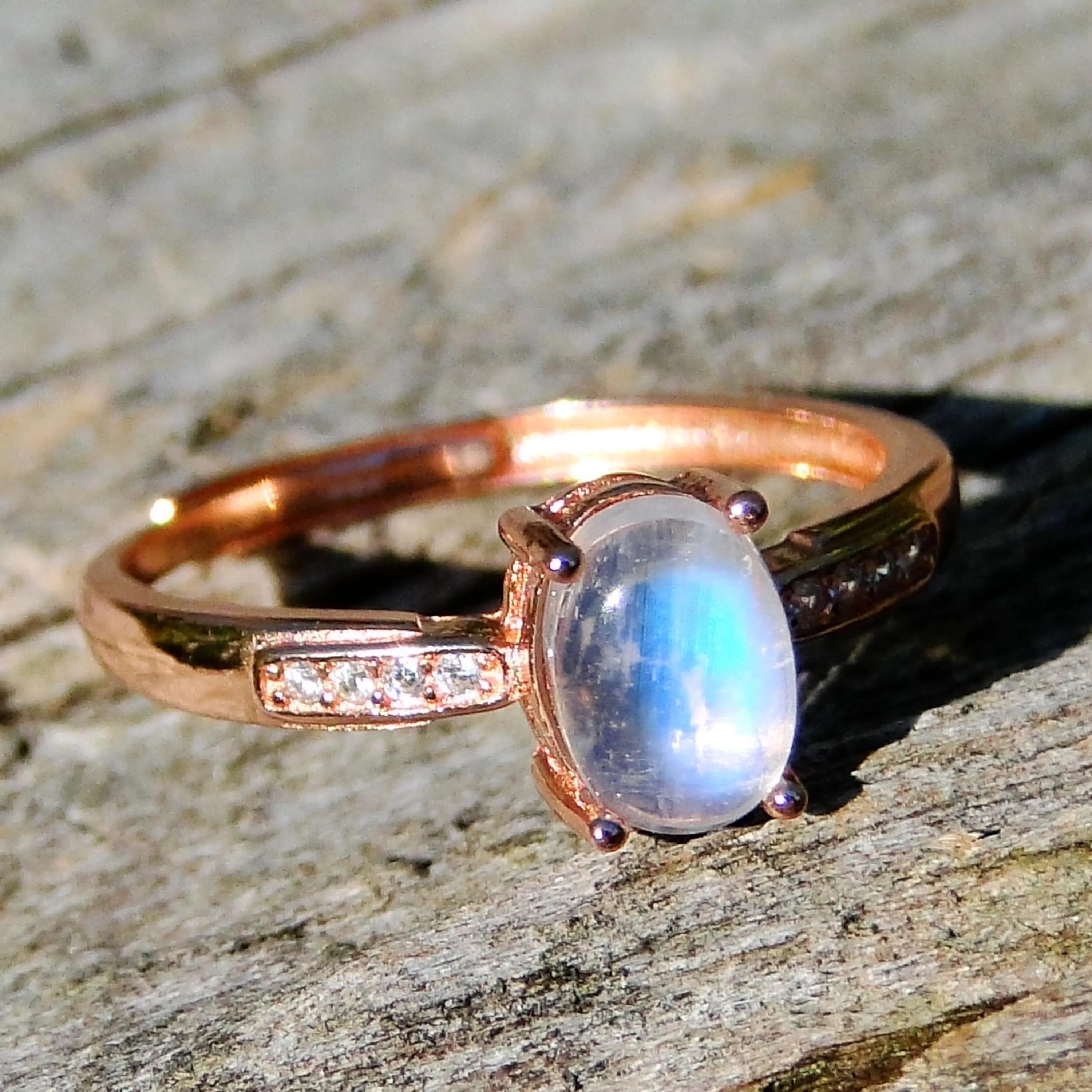925 Sterling Silver Oval Shaped 6x8mm Rose Gold Plated Natural Moonstone Jewelry Rings
925 Sterling Silver Oval Shaped 6x8mm Rose Gold Plated Natural Moonstone Jewelry Rings