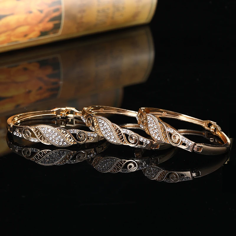 3 PCS Gold Color Full Rhinestone Cuff Bracelet Bangle For Women Arabic Ethnic Wedding Party Jewelry Morocco Bridal Gift
3 PCS Gold Color Full Rhinestone Cuff Bracelet Bangle For Women Arabic Ethnic Wedding Party Jewelry Morocco Bridal Gift