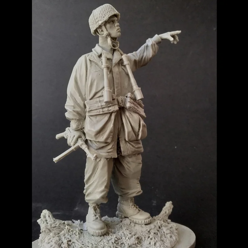 1/16 modern crew MAN officer stand in winter Resin figure Model kits Miniature gk Unassembly Unpainted
1/16 modern crew MAN officer stand in winter Resin figure Model kits Miniature gk Unassembly Unpainted