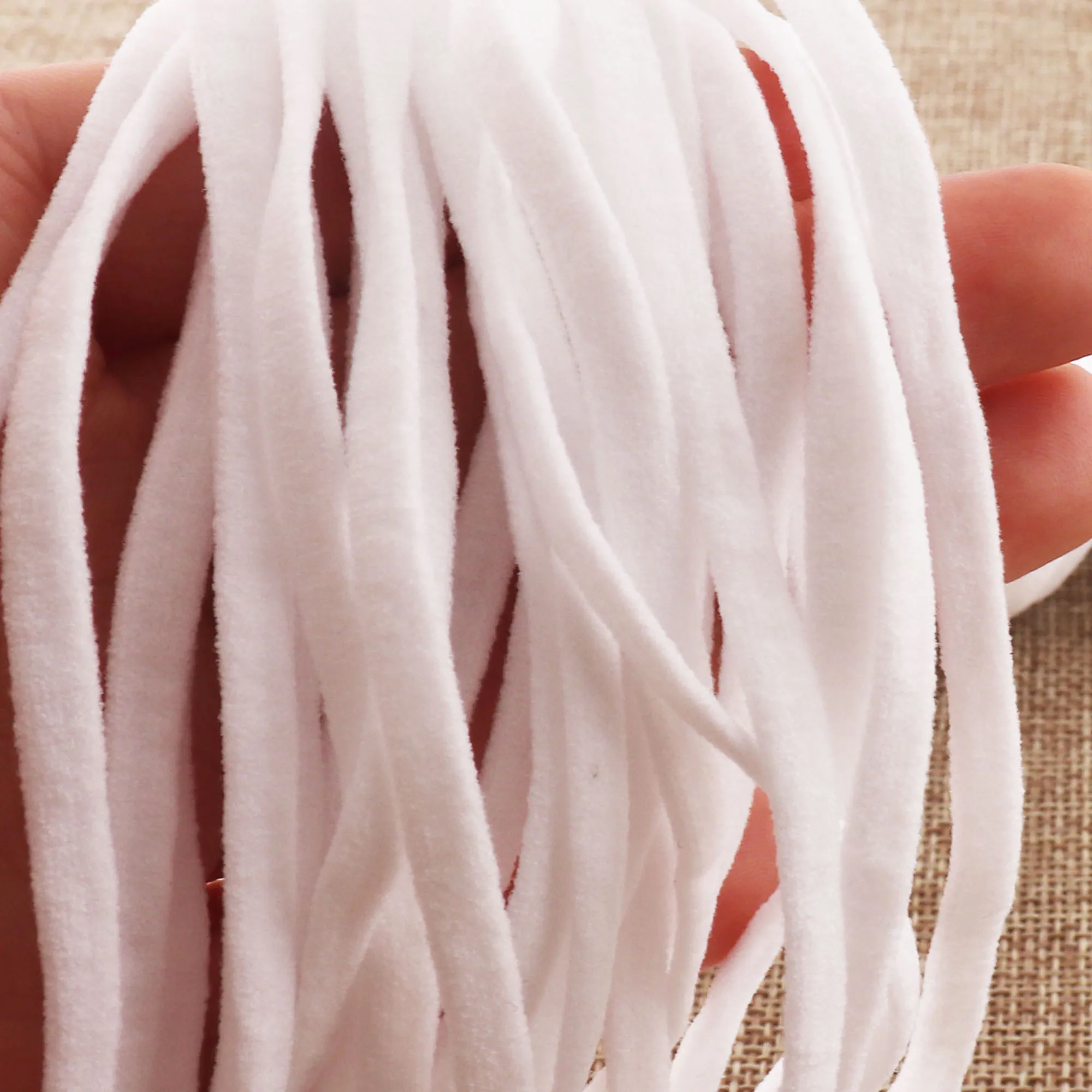 5 MM Elastic Cord band Sewing 20M White Nylon Cotton Elastic Cord Stretch Elastic Rope Trim
5 MM Elastic Cord band Sewing 20M White Nylon Cotton Elastic Cord Stretch Elastic Rope Trim