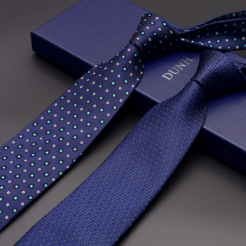 High Quality New Fashion Men's 100% Silk Striped Tie Designers Fashion 2024 New 8cm Neck Tie Luxury Silk Woven Mens Ties
High Quality New Fashion Men's 100% Silk Striped Tie Designers Fashion 2024 New 8cm Neck Tie Luxury Silk Woven Mens Ties