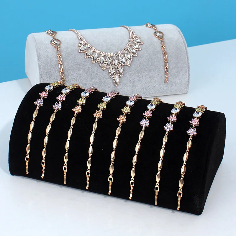 New Arched Velvet Fabric Mannequin Necklace Jewelry Pendant Display Bracelet Stand Showcase Counter Decorate Organizer
New Arched Velvet Fabric Mannequin Necklace Jewelry Pendant Display Bracelet Stand Showcase Counter Decorate Organizer