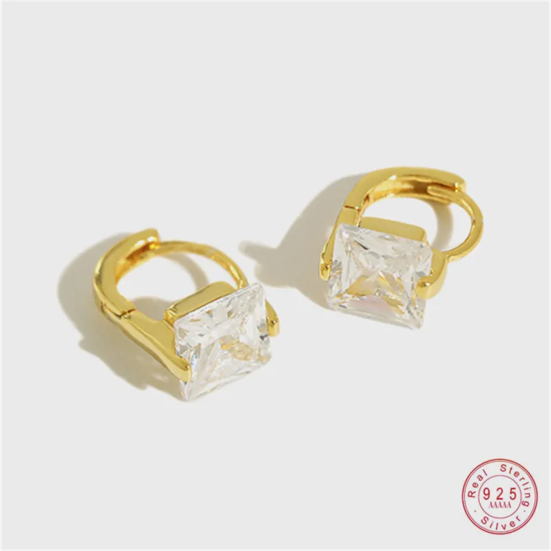 925 Sterling Silver Korean Version Simple Geometric Square Zircon Earrings Women Classic Vintage Wedding Jewelry Gift
925 Sterling Silver Korean Version Simple Geometric Square Zircon Earrings Women Classic Vintage Wedding Jewelry Gift