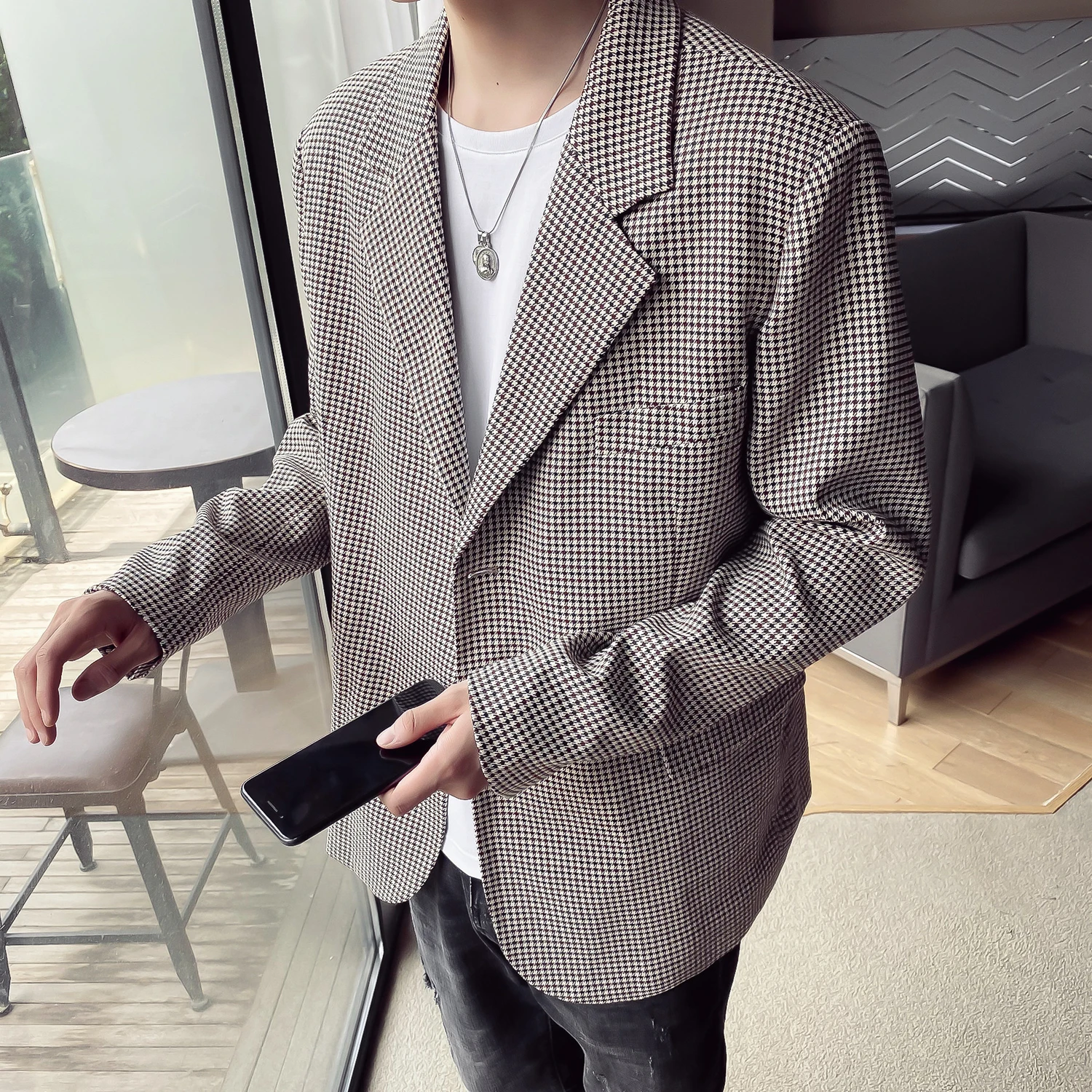 Fashion 2020 Blazer Men Autumn New Loose Men Suit Jackets All Match Streetwear Plaid Blazer Jacket Men Clothing 2XL
Fashion 2020 Blazer Men Autumn New Loose Men Suit Jackets All Match Streetwear Plaid Blazer Jacket Men Clothing 2XL