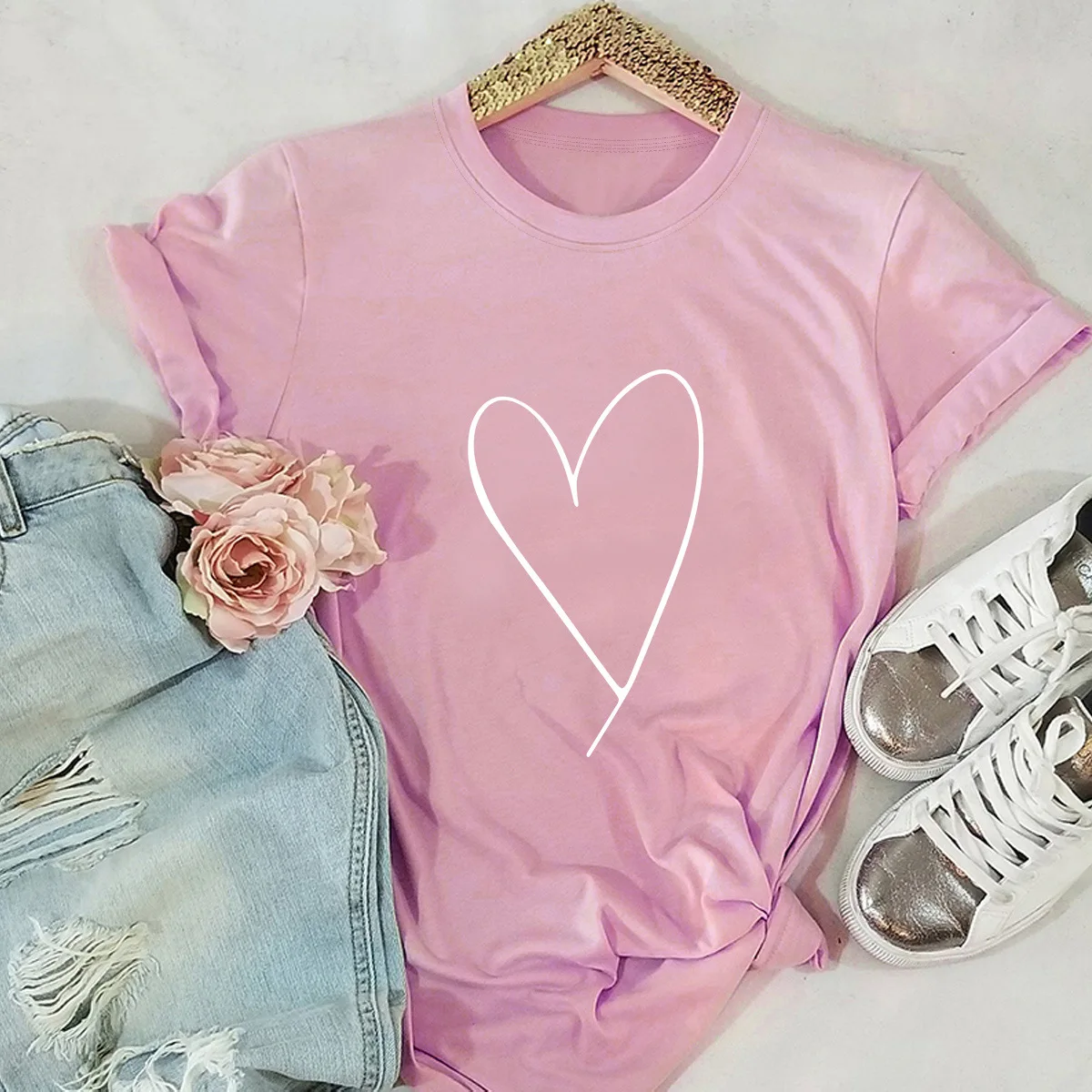 Couples, parent-child women, hot models, European and American love printing short-sleeved women's T-shirt 100% cotton
Couples, parent-child women, hot models, European and American love printing short-sleeved women's T-shirt 100% cotton