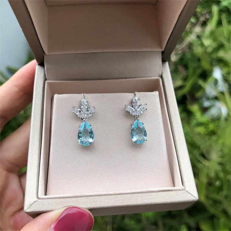 Huitan New Fashion Elegant Drop Earrings for Women Aesthetic Light Blue CZ Ear Accessories High Quality Female Earrings Jewelry
Huitan New Fashion Elegant Drop Earrings for Women Aesthetic Light Blue CZ Ear Accessories High Quality Female Earrings Jewelry