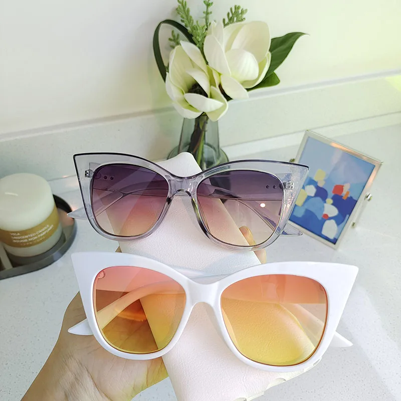 Vintage Fashion Sunglasses Women Sexy Retro Small Cat Eye Sun Glasses Brand Designer Colorful Eyewear For Female Oculos De Sol
Vintage Fashion Sunglasses Women Sexy Retro Small Cat Eye Sun Glasses Brand Designer Colorful Eyewear For Female Oculos De Sol