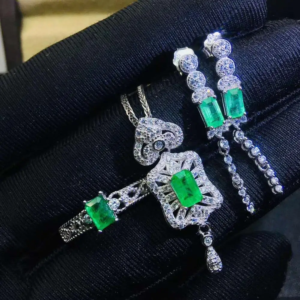 Real Natural Emerald jewelry set Natural Real Emerald 925 sterling silver 1pc pendant,1pc ring,2pcs Earring
Real Natural Emerald jewelry set Natural Real Emerald 925 sterling silver 1pc pendant,1pc ring,2pcs Earring