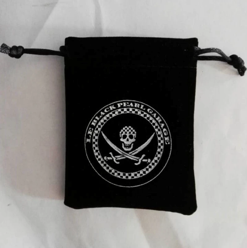 100pcs black velvet drawstring jewelry bags size 8*10cm gift pouch for jewelry packaging white color logo free shipping
100pcs black velvet drawstring jewelry bags size 8*10cm gift pouch for jewelry packaging white color logo free shipping