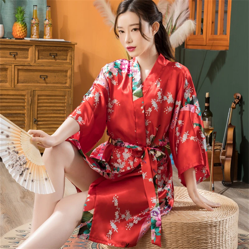 Japanese Style Ladies Nightgown Summer Autumn Ice Silk Thin Flower Peacock Print Cardigan Bathrobe Women's Sexy Kimono 2022 New
Japanese Style Ladies Nightgown Summer Autumn Ice Silk Thin Flower Peacock Print Cardigan Bathrobe Women's Sexy Kimono 2022 New