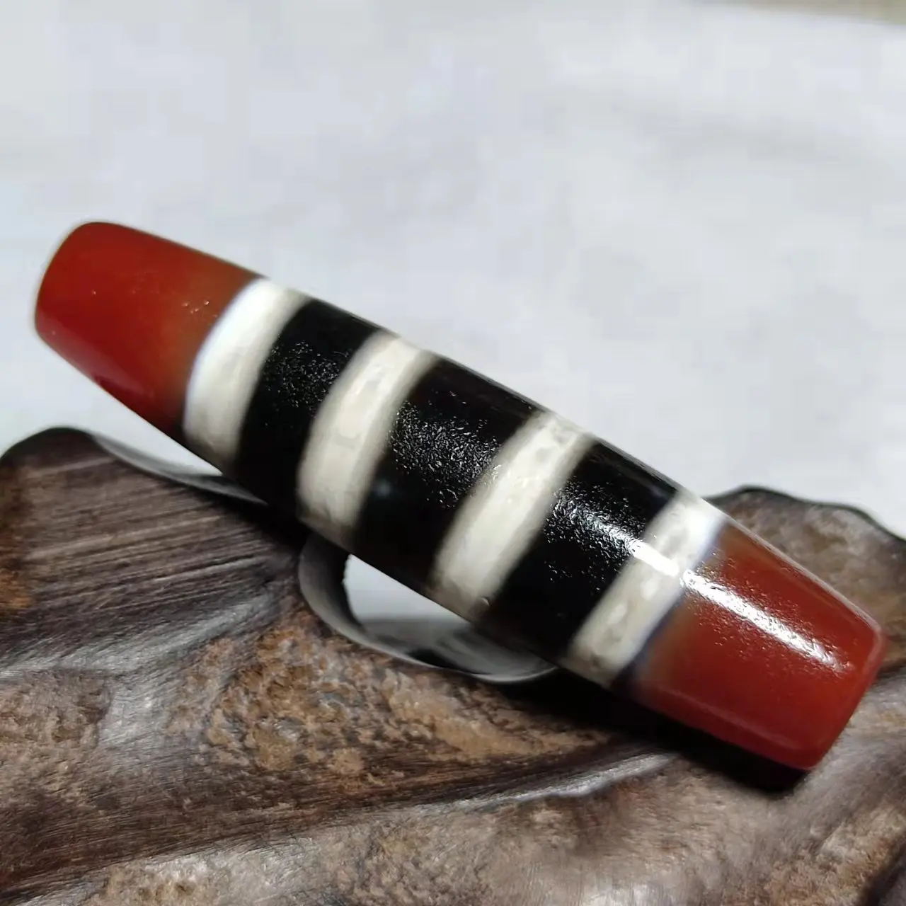 58.5*15mm Cinnabar Red Agate Beads Tibetan Line Totem Apothecary Dzi Beads Men's&Women's Jewelry Necklace DZI Free Shipping
58.5*15mm Cinnabar Red Agate Beads Tibetan Line Totem Apothecary Dzi Beads Men's&Women's Jewelry Necklace DZI Free Shipping