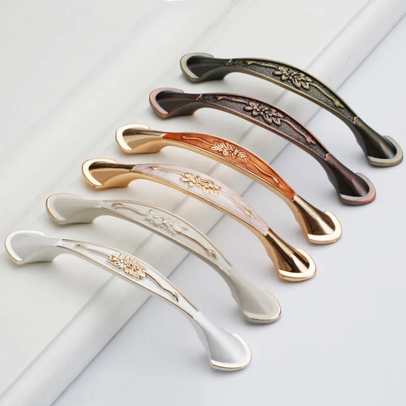 White Handles for Cabinet Kitchen Handle Cupboard Pulls Drawer Knobs European Antique Furniture Handle
White Handles for Cabinet Kitchen Handle Cupboard Pulls Drawer Knobs European Antique Furniture Handle