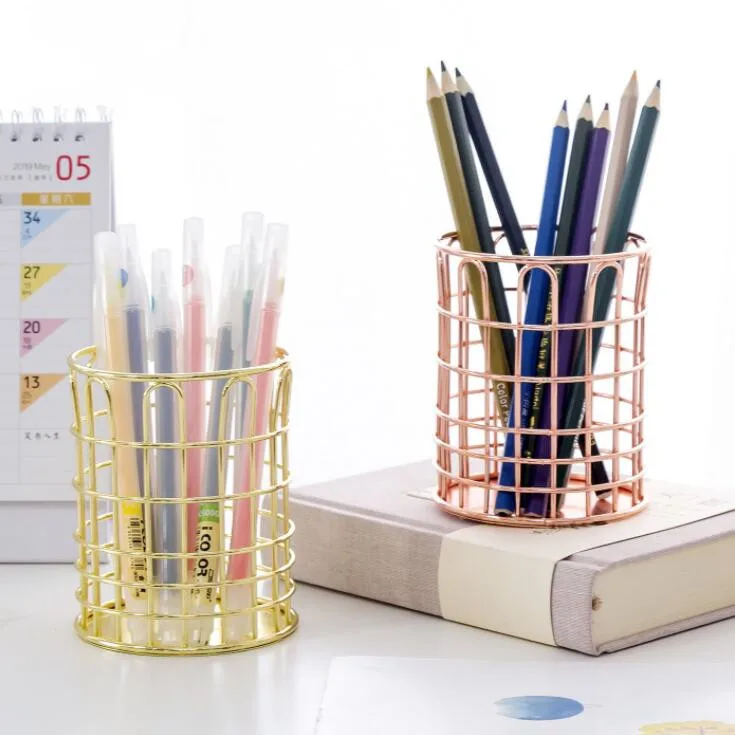 1 Piece Nordic Golden Metal Pen Holder Office Penholder Container Desk Storage Box Birthday Gift Stationery Supplies
1 Piece Nordic Golden Metal Pen Holder Office Penholder Container Desk Storage Box Birthday Gift Stationery Supplies