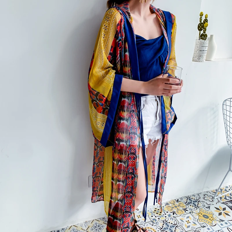 Retro Ethnic Print Sunscreen Jacket Women 2020 Summer and Autumn Holiday Fashion Hooded Mid-length Cardigan Chiffon Shirt
Retro Ethnic Print Sunscreen Jacket Women 2020 Summer and Autumn Holiday Fashion Hooded Mid-length Cardigan Chiffon Shirt